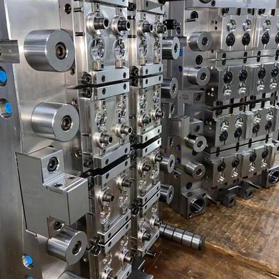 Custom PET Preform Mould Components. Precieze gereedschap voor injectie gieten.