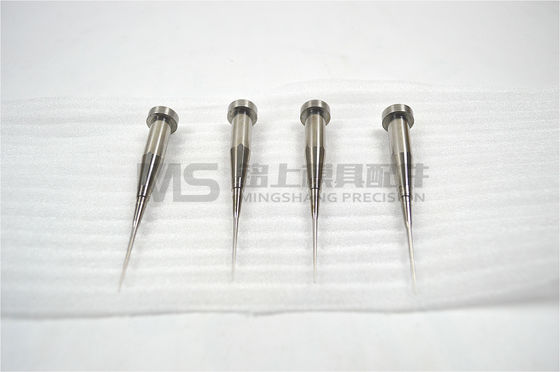 Medische Precision Core Pins. 64 holte schimmelinzet voor verbruiksartikelen.