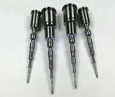 Multi-holte vormcomponenten. Precieze onderdelen voor plastic invoegvorm.